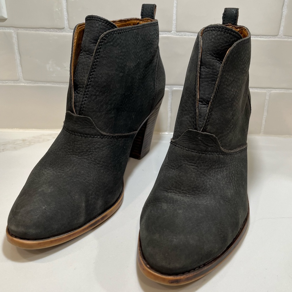 Lucky Brand Boots Black Booties Ehllen Leather Slip On 3” Heel Ankle Size 11M